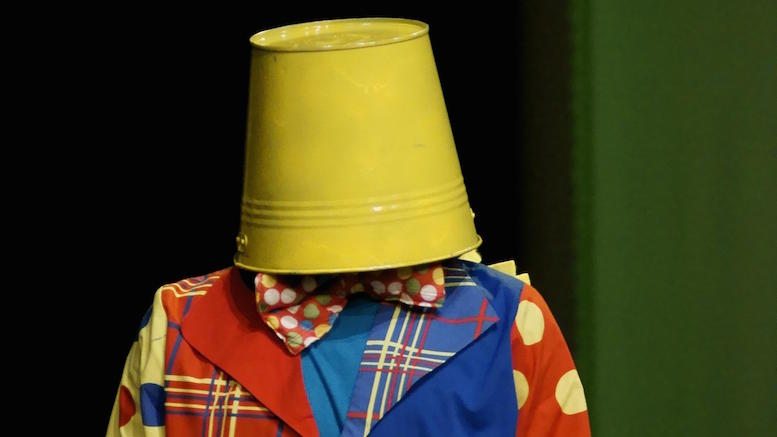 bucket-over-head-clown