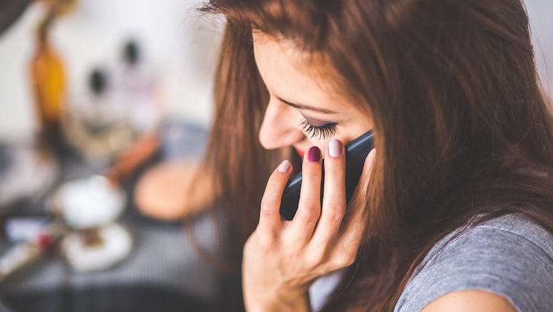 woman-mobile-phone-call