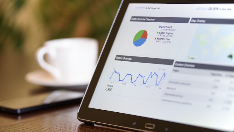 digital-marketing-google-analytics-graph-tablet