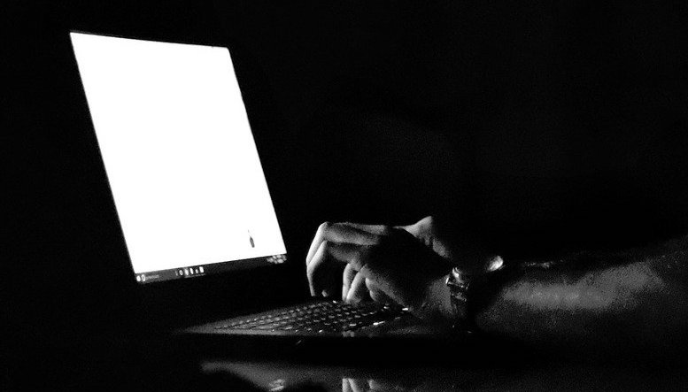 hack-hacking-backdoor-computer-laptop-type-code-coding-programming