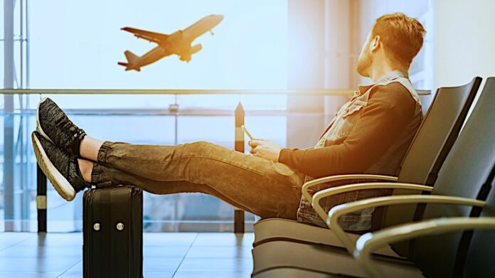 airport-passenger-phone-departure-lounge-travel-roaming