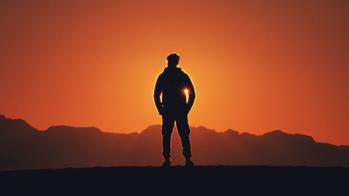 silhouette-hero-nature-sunset-golden-hour-landscape