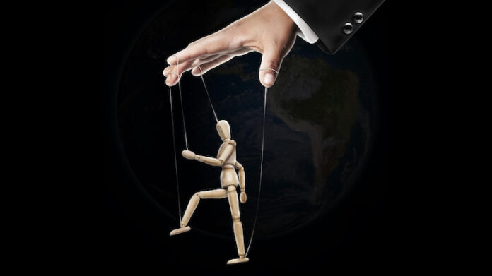 puppet-marionette-string-manipulate-control