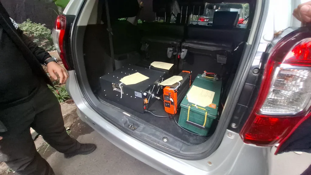 Fake base station equipment seized from the Jakarta SMS blaster car